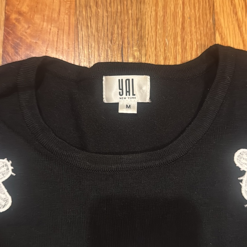 YAL Floral Sweater - Picture 4 of 4